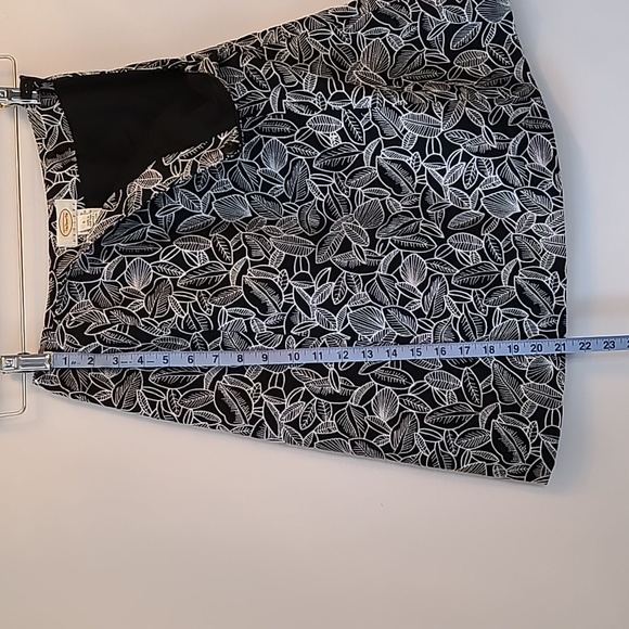 EUC Talbots Petites sz 4 Embroidered Leaf Skirt - Picture 6 of 6